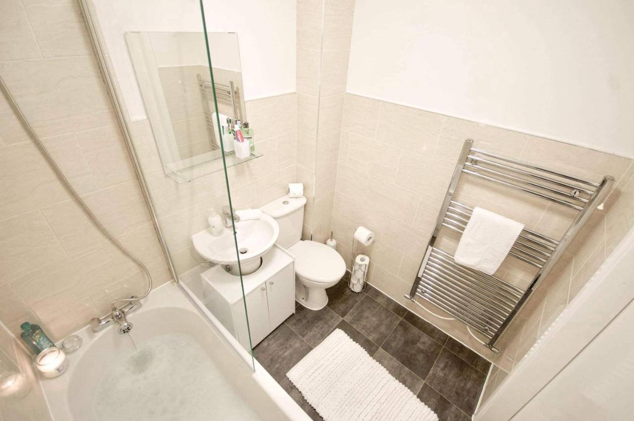 Affordable Digs Nr City Centre Sleeps5 Free Secure Parking コヴェントリー エクステリア 写真